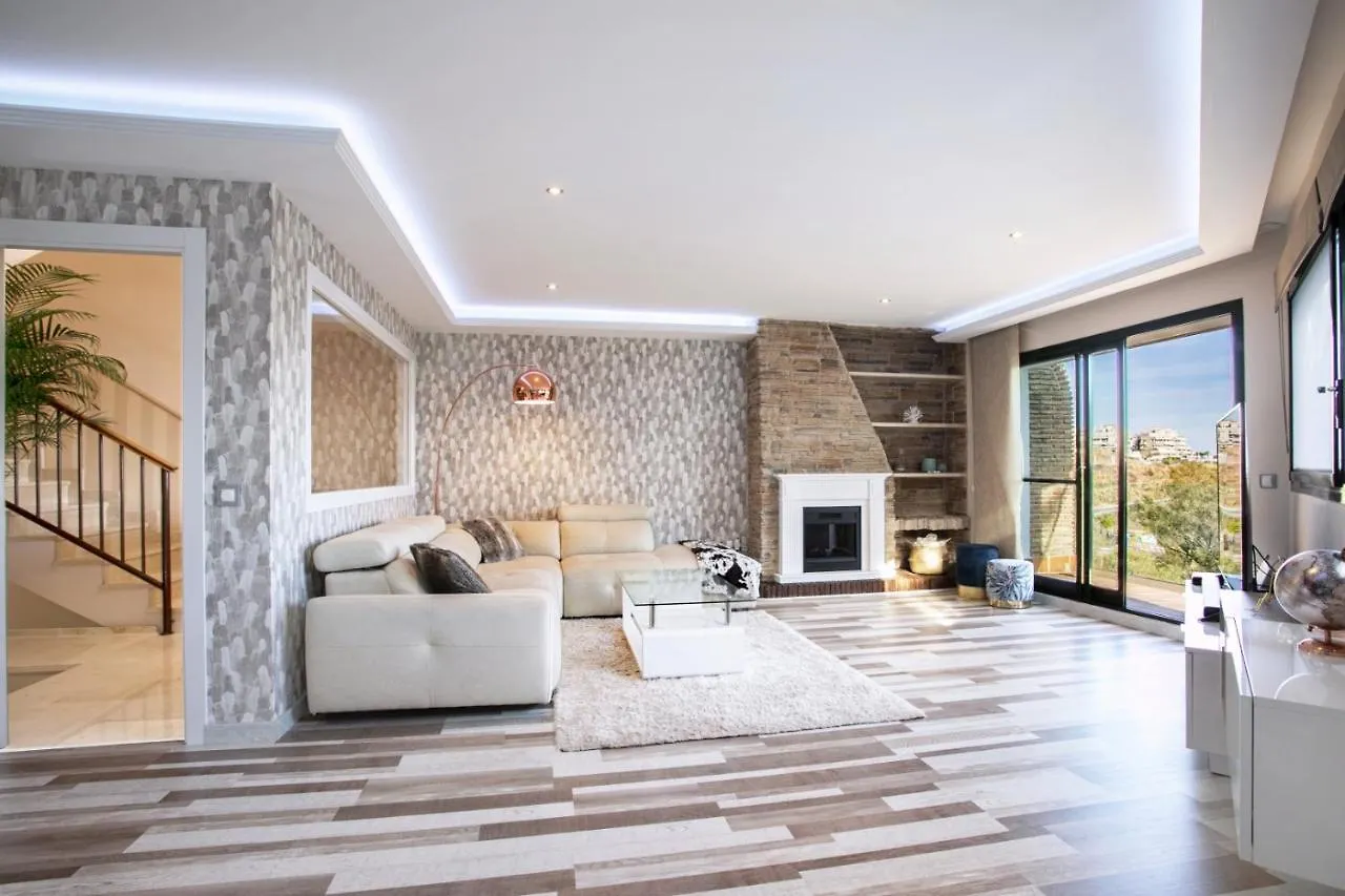Luxury Villa With Sea Views - Heated Pool-Jacuzzi Benalmádena 0*,  Spanien